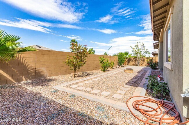 Building Photo - 13784 W Sarano Terrace