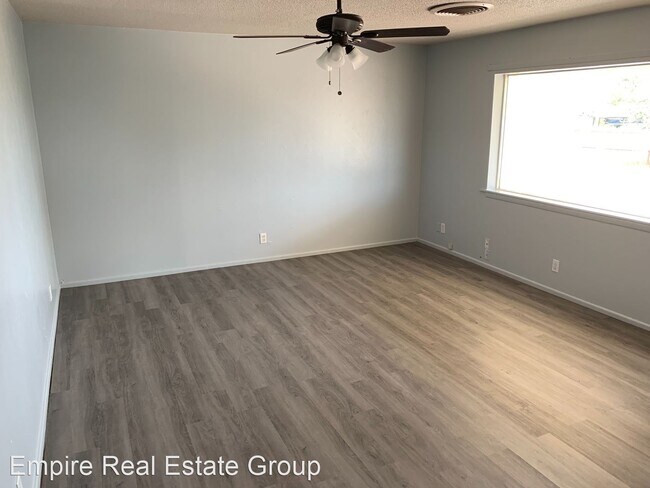 Building Photo - 3 br, 2 bath House - 302 NAVAJO