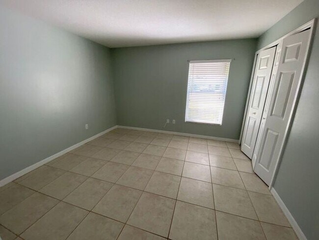 Building Photo - 4 Bedroom 2 Bath home in Winter Springs for RENT!