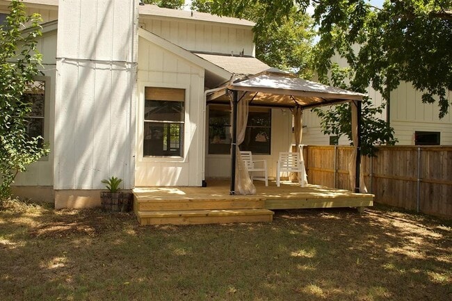 Building Photo - 2503 Monarch Dr