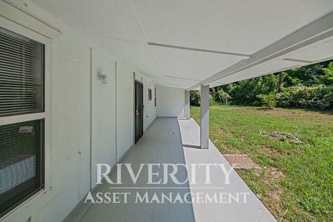 Building Photo - A Must See/ High Vaulted ceiling's & Secti...