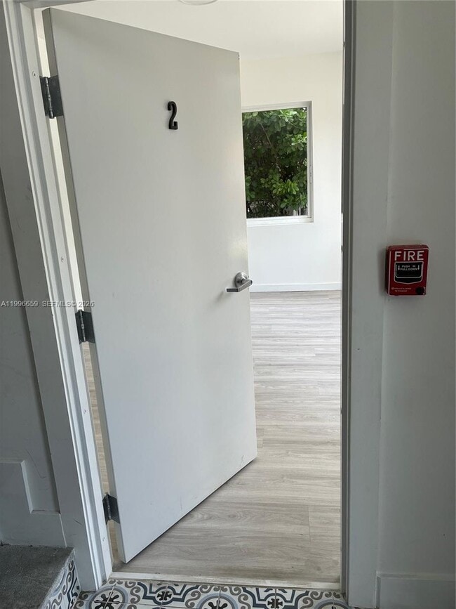 Building Photo - 2352 SW 5th St