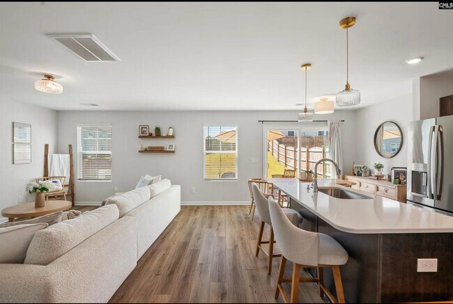 Building Photo - 714 S Long Star Wy
