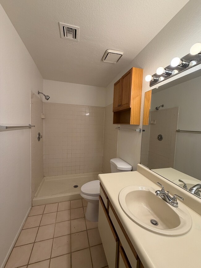 Building Photo - 10106 Cll Del Este