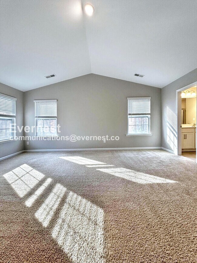 Building Photo - 160 Cherry Birch St