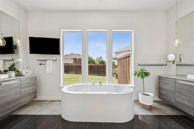 Building Photo - 5008 Statesman Ln