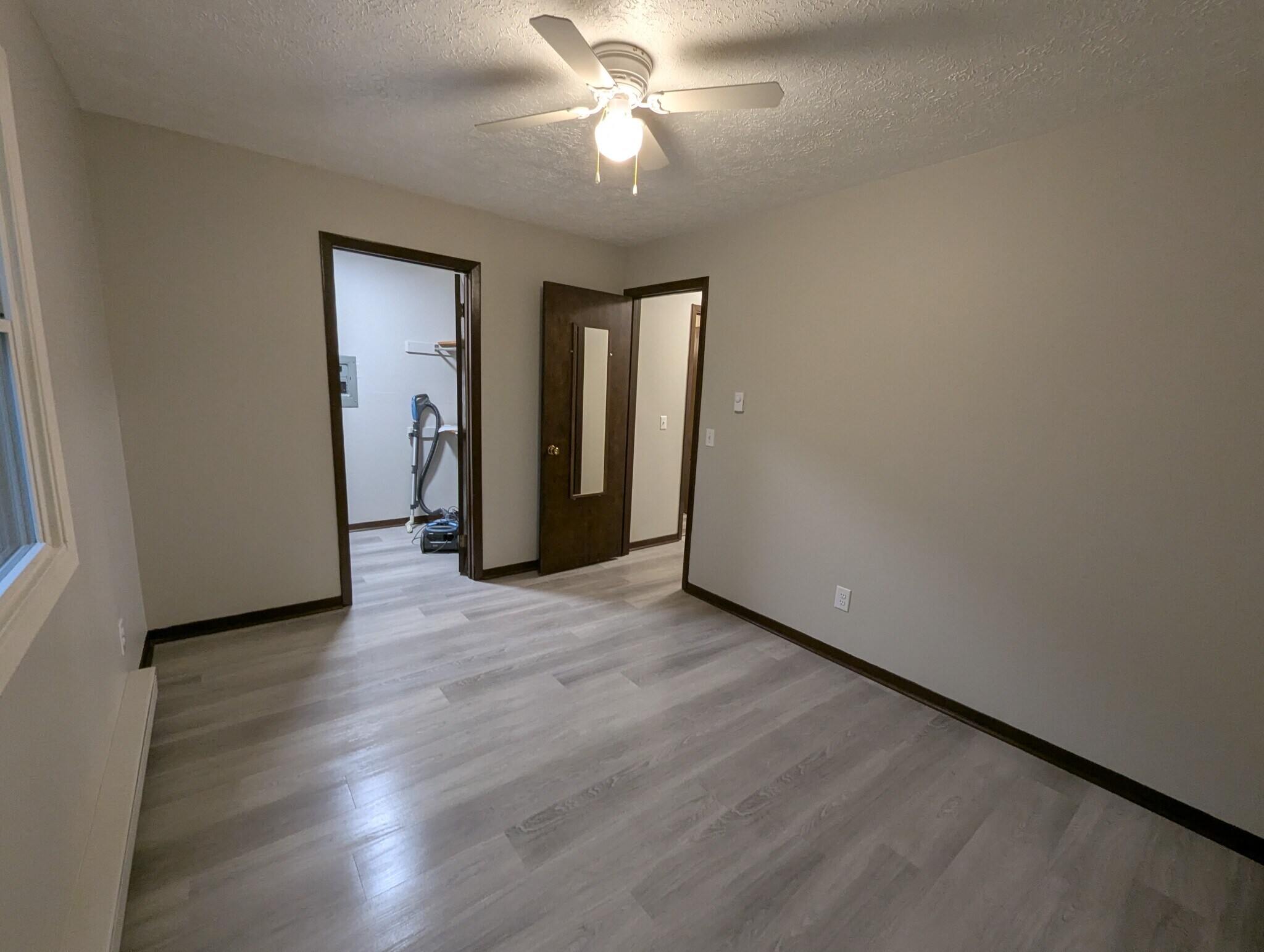 Large walk in closet - 237 Summit St N