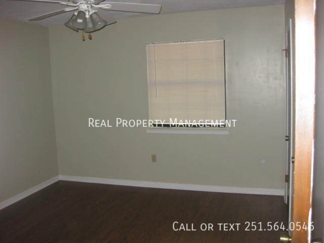 Building Photo - 959 Dickenson Ave