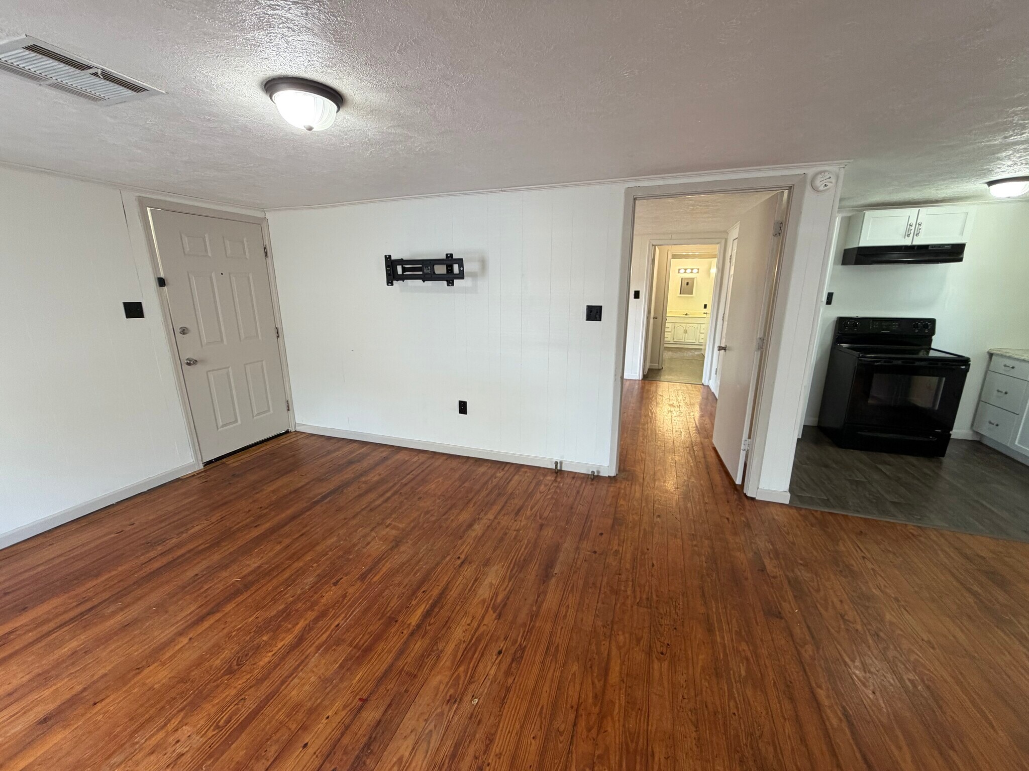 Building Photo - 108 Miller Ave