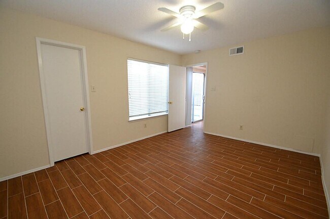Building Photo - 13026 Wirevine Ln