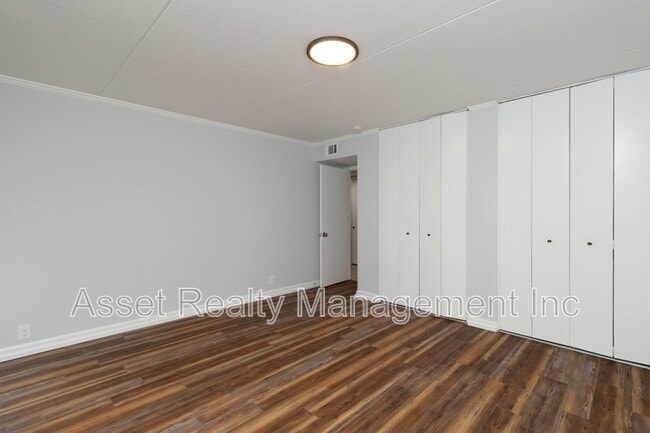 Building Photo - 454 Berlin Dr