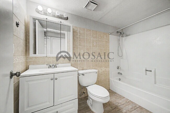 Building Photo - 461 W Holmes Ave