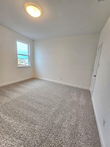 Building Photo - 629 Verona Dr