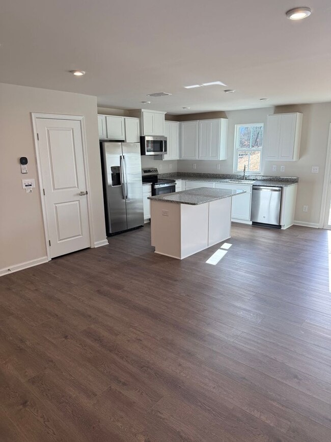 Building Photo - Brand new China Grove Townhome