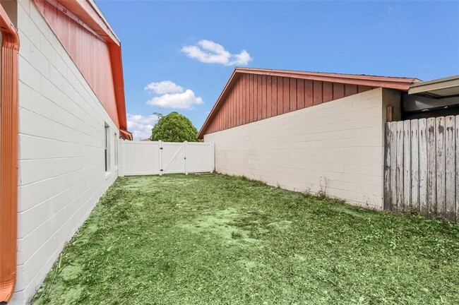 Building Photo - 5322 Jade St
