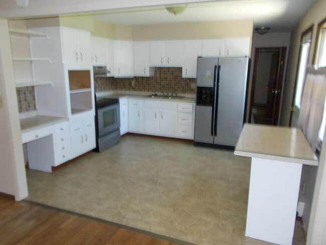 Building Photo - Lovely 3 bedroom 1 1/2 baths home located in Southwest Richmond