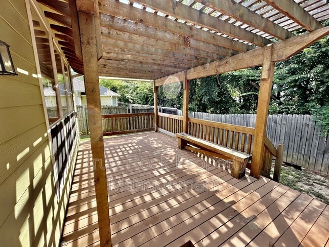 Building Photo - 1109 Emily Ln