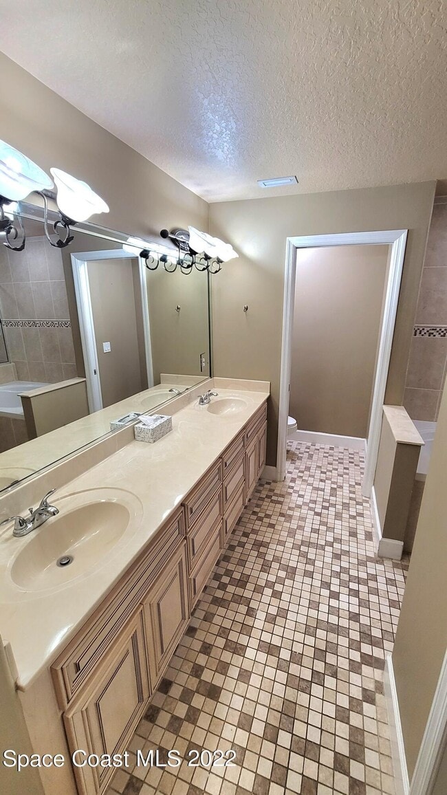 Building Photo - 2577 Sykes Creek Dr