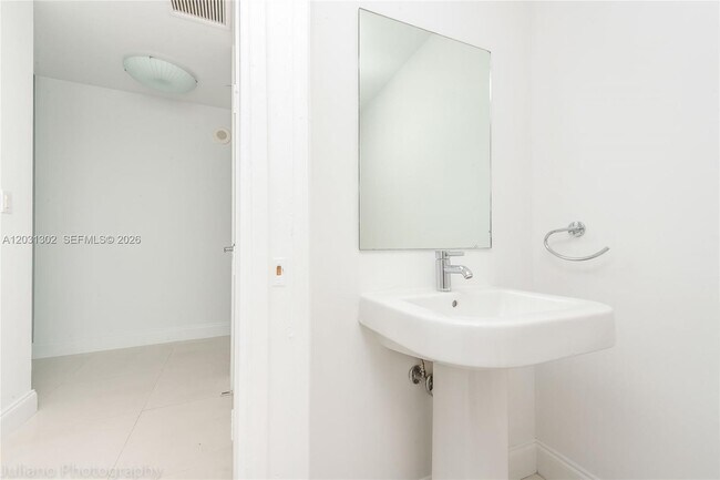 Building Photo - 1040 Biscayne Blvd