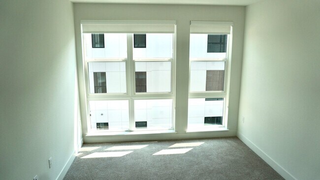 Building Photo - 3500 S Corona St