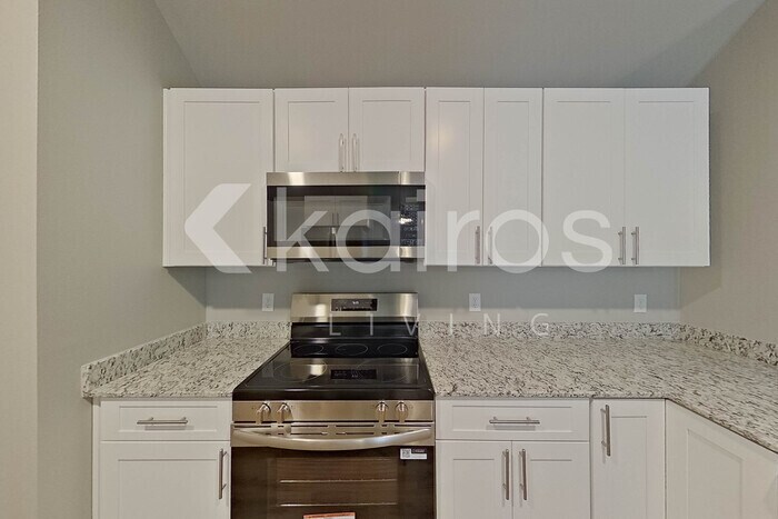 Building Photo - 13784 Pinyon Dr