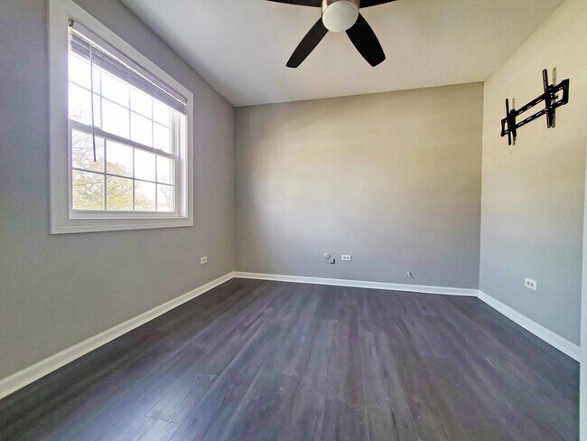 Building Photo - 1223 Quincy Ct