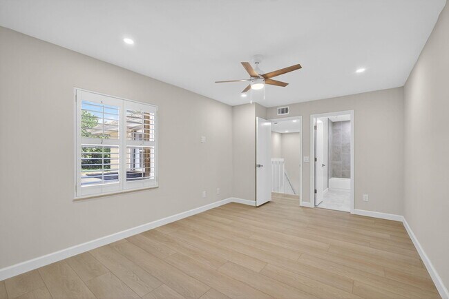 Building Photo - 4204 Roxbury Ct