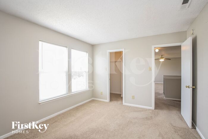 Building Photo - 6827 W Littleton Dr