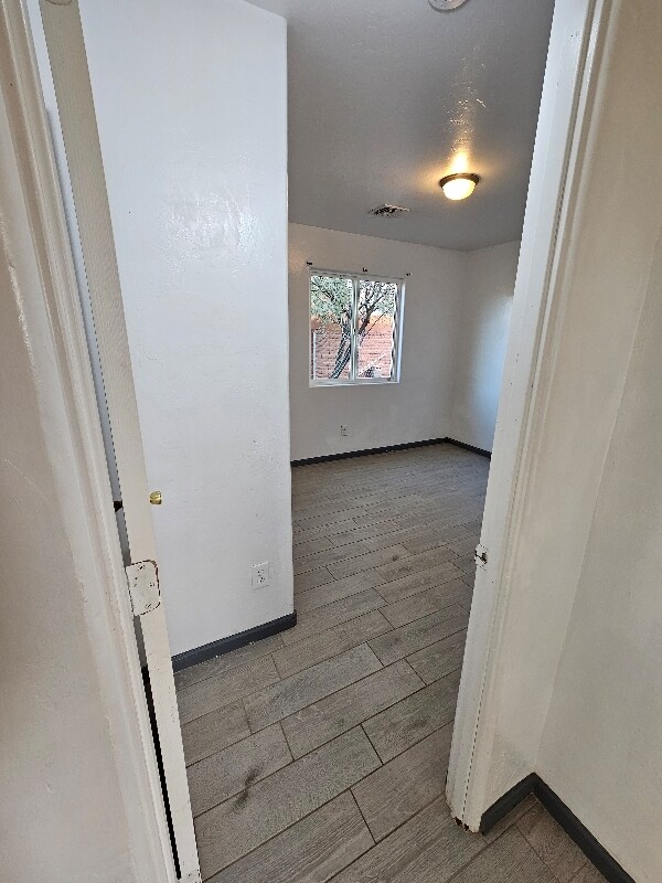 Building Photo - 5070 S Park Ave