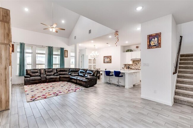 Building Photo - 833 Whitetail Dr