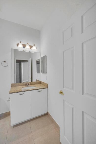 Building Photo - 40 SE Sedona Cir