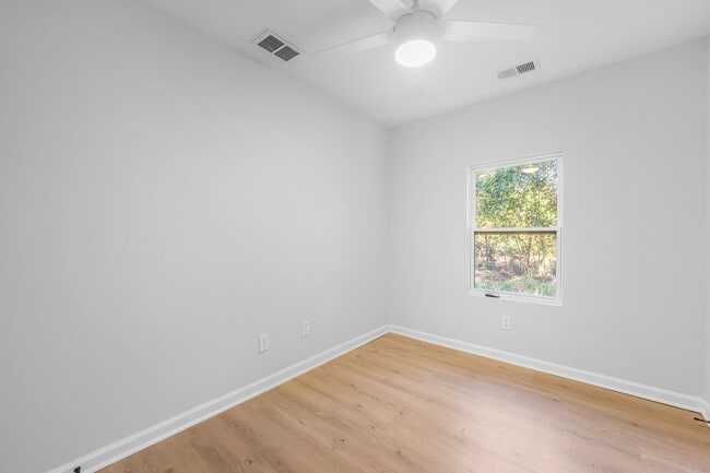 Building Photo - Bennett Yard