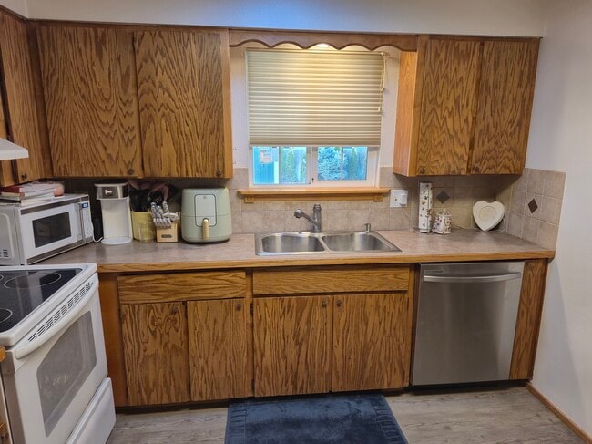 Building Photo - 13108 E 29th Ave