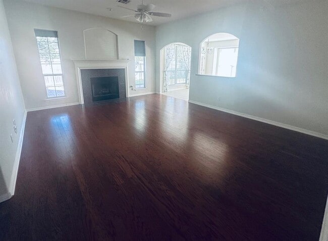 Building Photo - 2248 Fernspring Dr