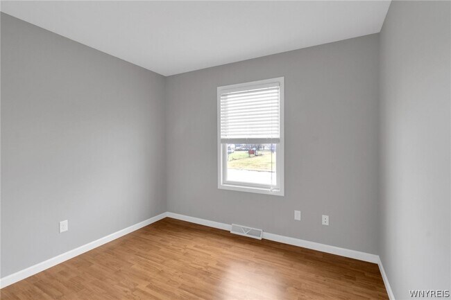 Building Photo - 940 Reserve Rd