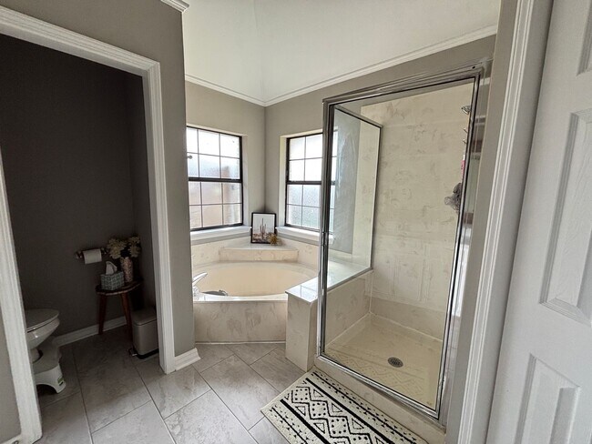 Building Photo - STUNNING AND IMMACULATE HOME NEAR BARKSDALE AIR FORCE BASE