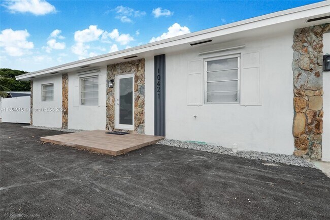 Building Photo - 10421 SW 184th St