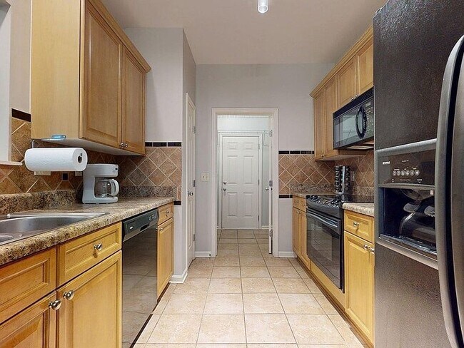 Building Photo - 2049 Forest Lakes Ln