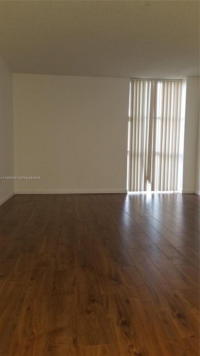 Building Photo - 2350 NE 135th St