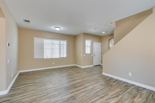 Building Photo - GORGEOUS 2 STORY HOME*4 BEDROOMS*TONS OF UPGRADES*STAINLESS STEEL APPLIANCES*