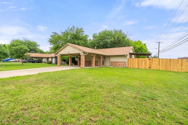 Building Photo - 100 Meteor Dr