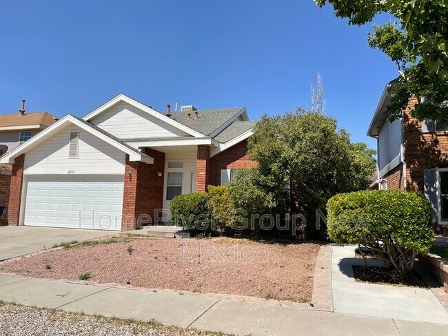 Building Photo - 2205 Sunstone Dr NW