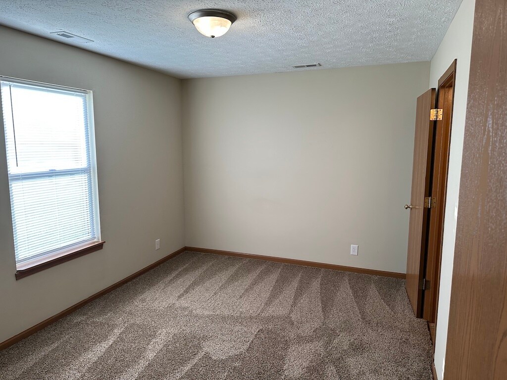 Building Photo - 1128 Sourgum Lane