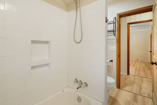 Building Photo - Rural Retreat in Candler with Bonus Room (Heat, Water, & Lawn Maintenance Included)