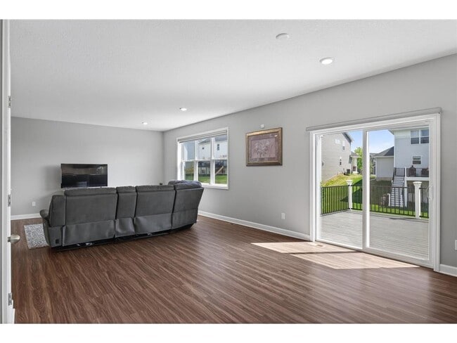 Building Photo - 1559 Edgebrook Ln