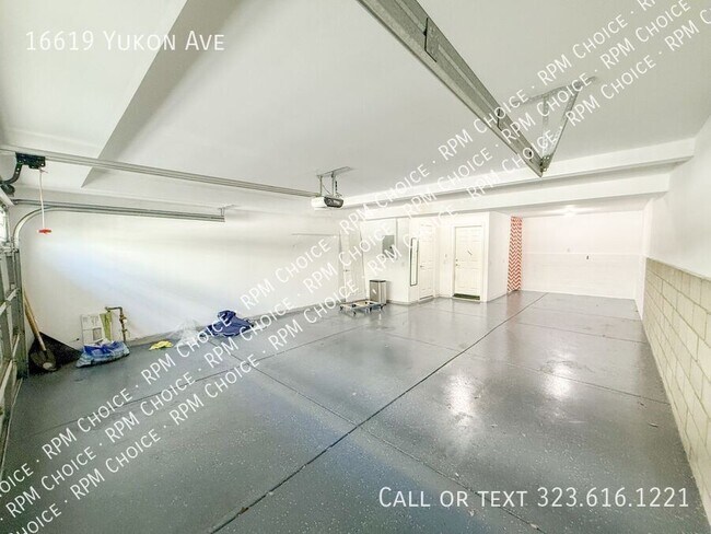 Building Photo - 16619 Yukon Ave