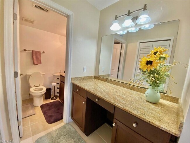 Building Photo - 145 Cypress Way E