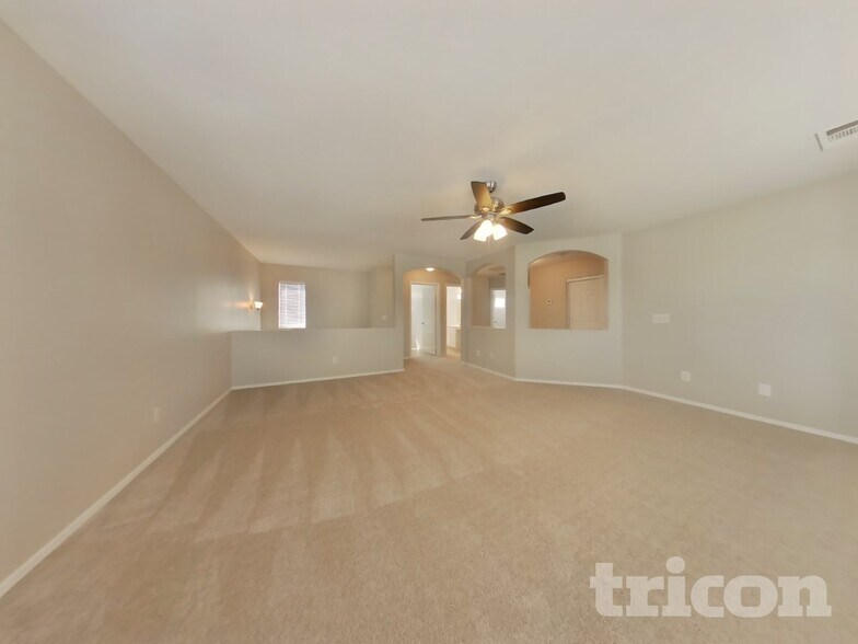 Building Photo - 11418 W Mountain View Dr