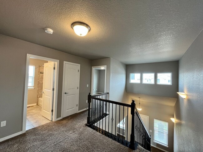 Building Photo - 1843 Ruddlesway Dr