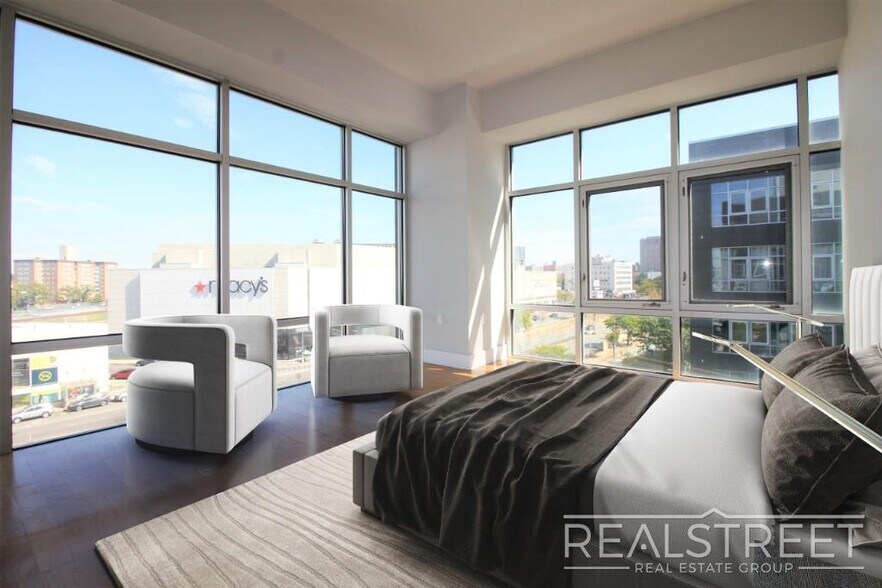 Building Photo - LUXURY 3 BR 2 Bath in Queens!